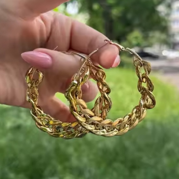 NEW!!! Zara Gold round Chain Hoop Earrings - Picture 6 of 7